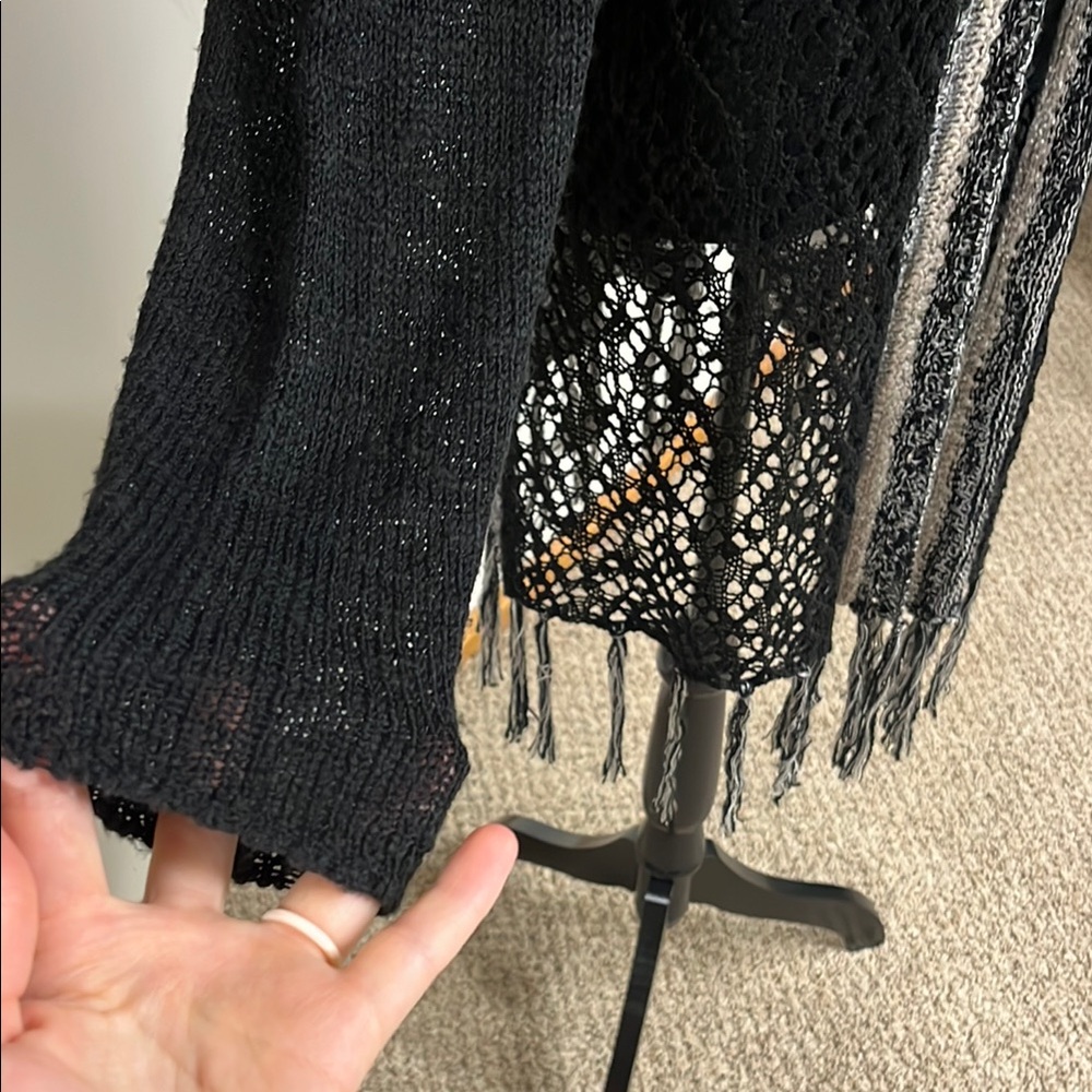 🍀6/$20 Energe Black and Gray Cardigan with Elegant Fringe - Picture 5 of 7